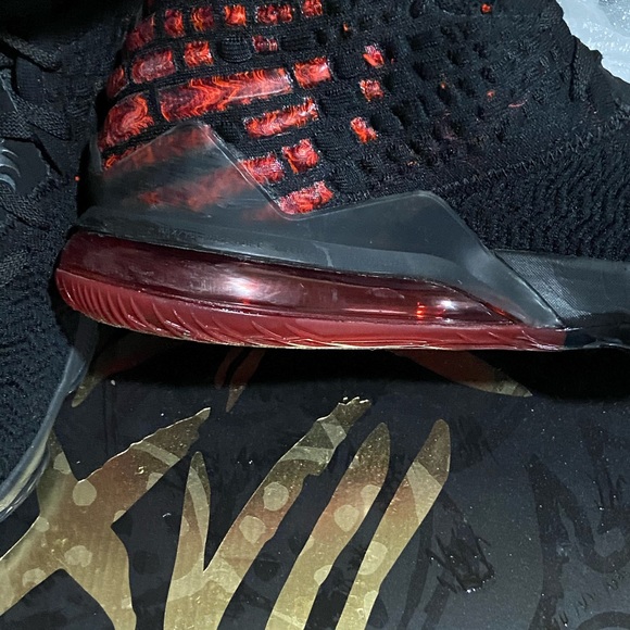 Lebron 17 Basketball Shoes - Picture 14 of 16